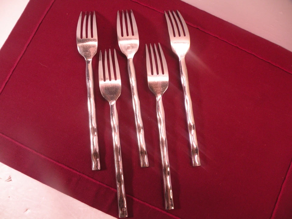 Juego de 5 tenedores de cena TOWLE acero inoxidable mango ondulado CALYPSO 8 1/8" Foto 3 de 4