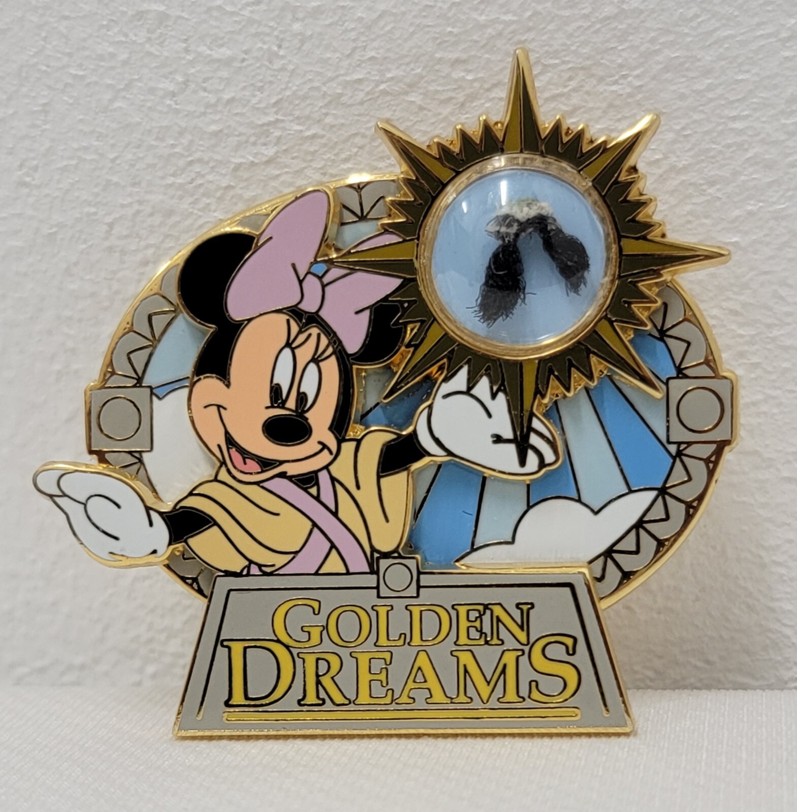 Disney Piece of History II Golden Dreams Minnie Pin 2010 LE2000
