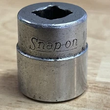 Snap On 11/16" Shallow Socket 3/8" Drive 12 Point FV221 Vintage USA