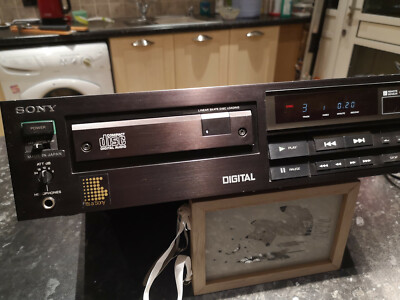 Sony CDP 501ES (Elevated Series) High-end Compact Disc Player  