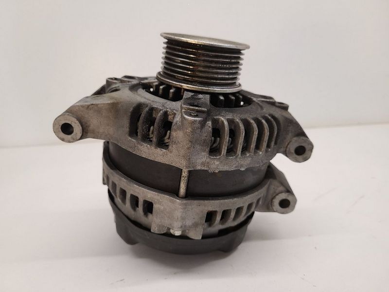 2006-2007 Honda Accord Alternator Assembly 2.4L Oem.