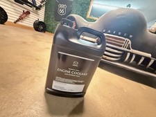 (1) Genuine Mazda Premium Gold Engine Coolant 0000-77-507E-03 same as dealer