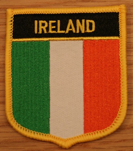 Republic of IRELAND Shield Country Flag Embroidered PATCH Badge P1 - 第 1/1 張圖片