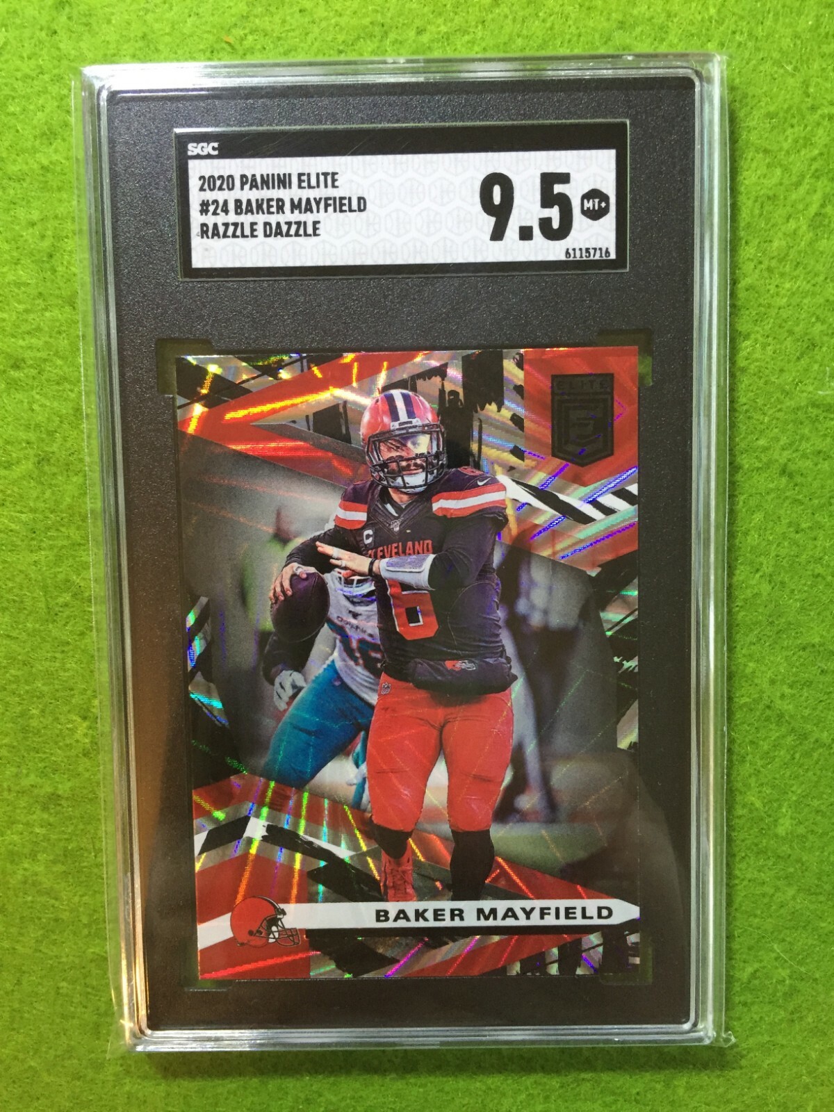BAKER MAYFIELD RAZZLE DAZZLE PRIZM CARD GRADED SGC 9.5 BROWNS 2020 Elite  SSP