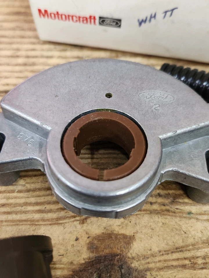 Nuevo de Lote Original 1979-1986 Ford Mustang C4 A/T SW-1745 INTERRUPTOR DE SEGURIDAD NEUTRO E2DZ-7A247-A Foto 4 de 4