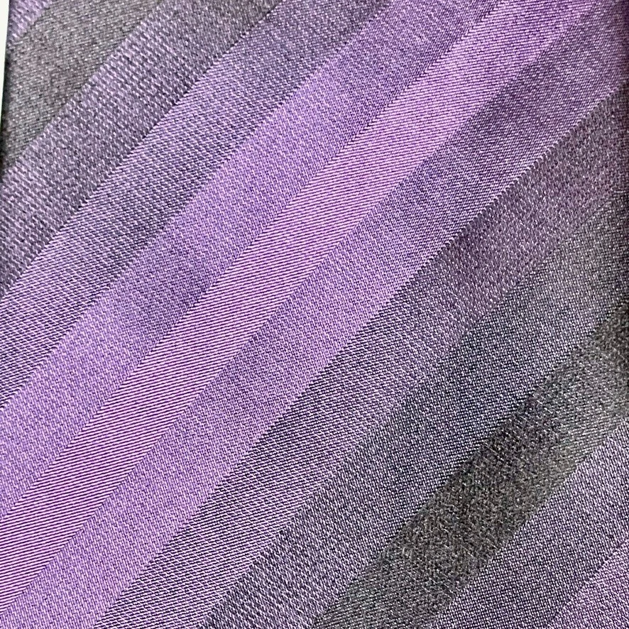 Corbata para hombre John Ashford púrpura negra a rayas Repp seda 56,5"x3,5" Foto 2 de 4