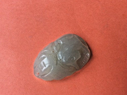 Jade 42 ct Knopf hellgrün Nugget Hammel Fettplatte Einhorn Schlange - Bild 6 von 12