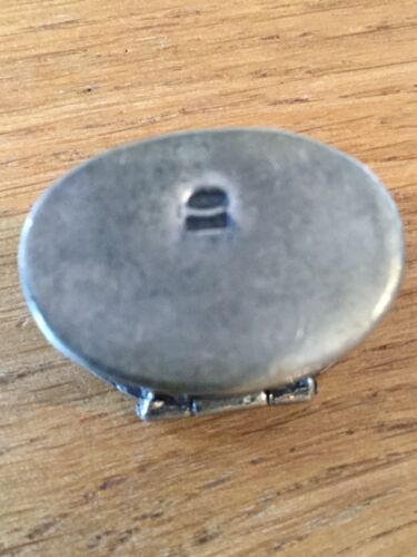 SILVER .800 PILL BOX NICELY DECORATED - Picture 3 of 6