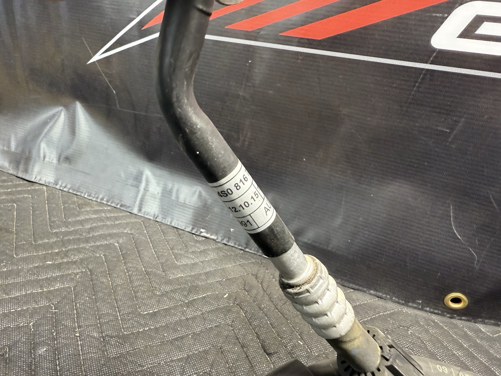 Audi R8 Gen 2 V10 Plus 4S aircon air con pipe 4s0816722h