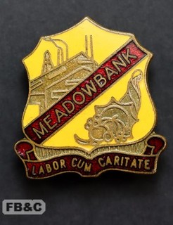 1967 1973 Meadowbank Boys High School Enamel Badge Labor Cum Caritate
