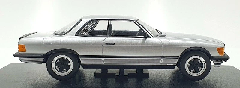 KK 1/18 Scale Diecast KKDC180891 - 1985 Mercedes-Benz 500 SLC 6.0 AMG - Silver - Image 3 of 4