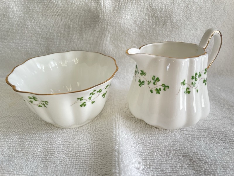 286e Royal Tara Shamrock Irish Fine Bone China Scalloped Creamer & Sugar Bowl