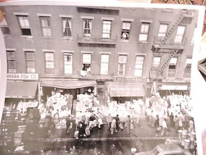 1953 9 Av W 43 St Hells Kitchen Market Queens New York City Nyc