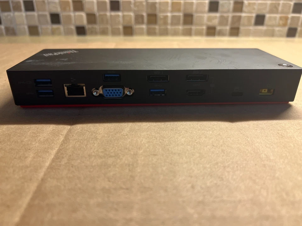 LENOVO THINKPAD THUNDERBOLT 3 DOCK USB 3.0 TIPO 40AC 135W DBB9003L1 V6-2 Foto 2 de 4