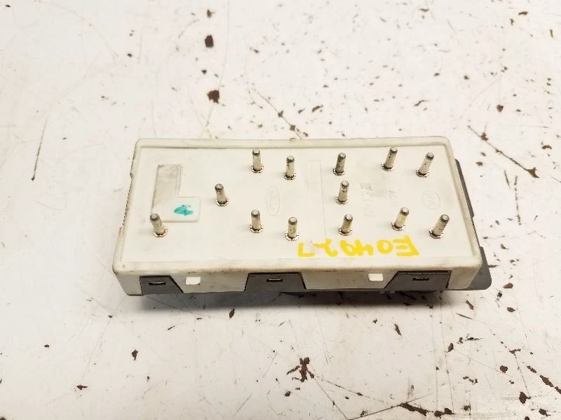 1998-01 Mercury Mountaineer Drivers Left Front Master Door Switch - Image 3 of 3