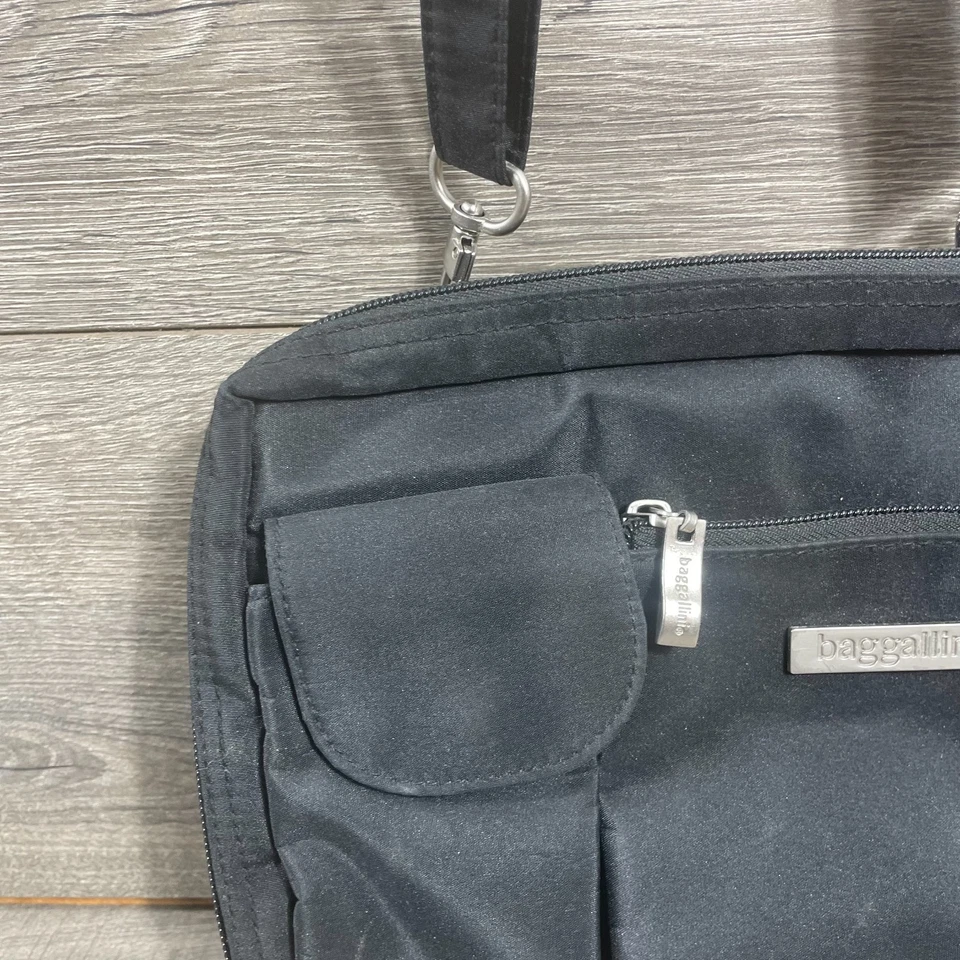 Bolso Baggallini Negro Cartera Bolso de Viaje Portador Hombro aa20 Bolsillos Ligero Foto 4 de 4
