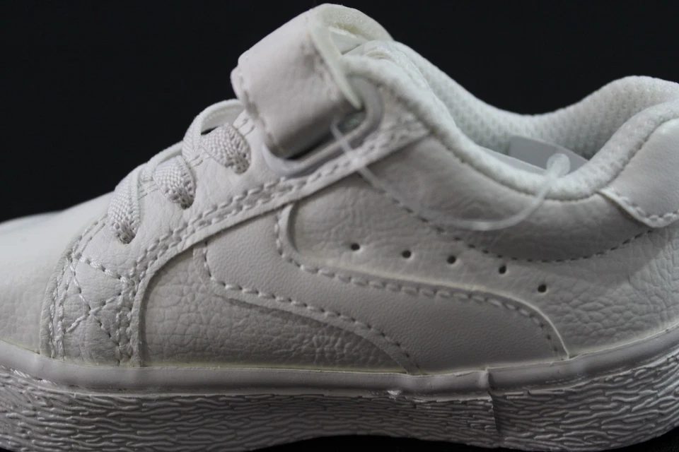 Carter's Toddler Boys Hook & Loop Low Top Sneakers AC2 White Size: US: 6 EU: 22 - Image 4 of 4