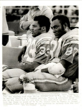 1972 UPI PHOTO OF SAN DIEGO CHARGERS - DUANE THOMAS & LIONEL ALDRIDGE