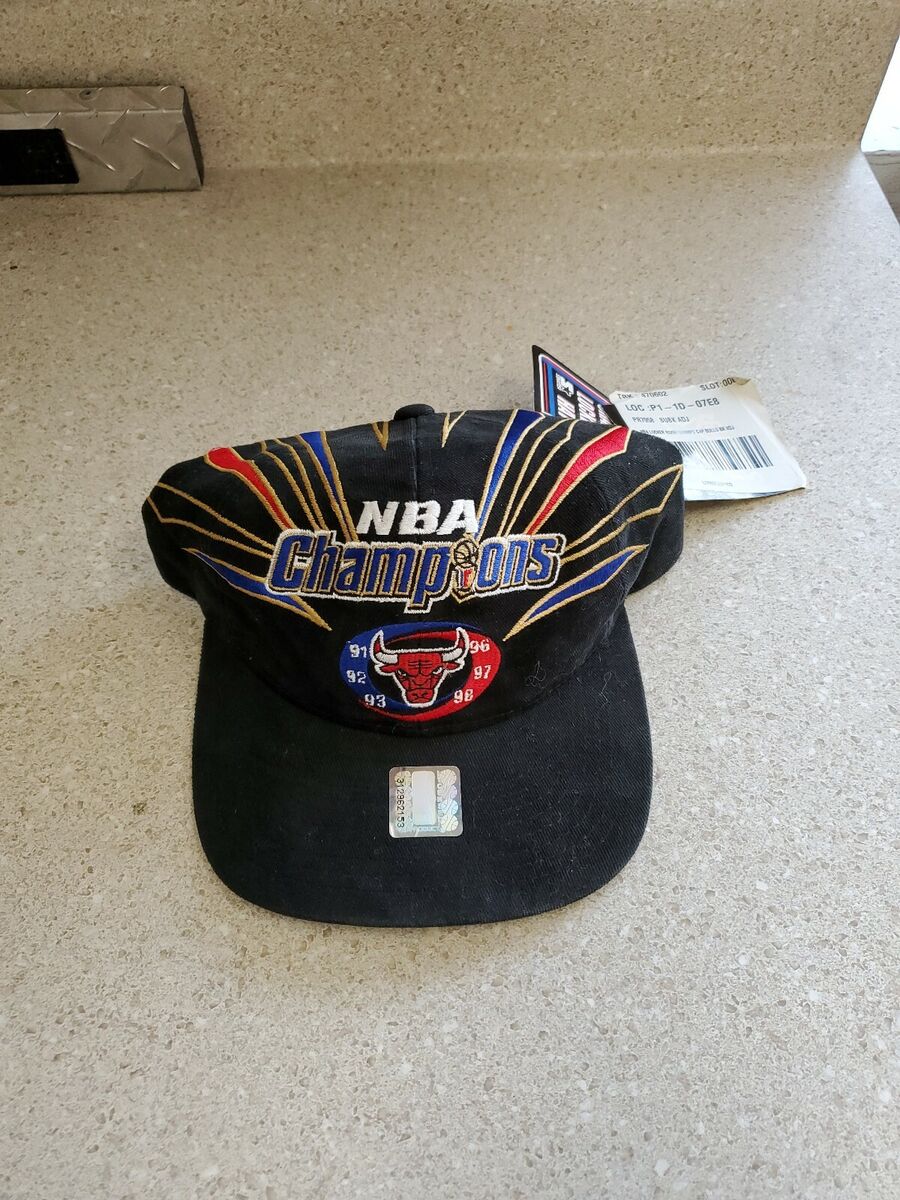 Vintage STARTER Chicago Bulls NBA CHAMPIONS 91 92 93 96 97 Vintage STARTER Chicago Bulls NBA CHAMPIONS 91 92 93 96 97