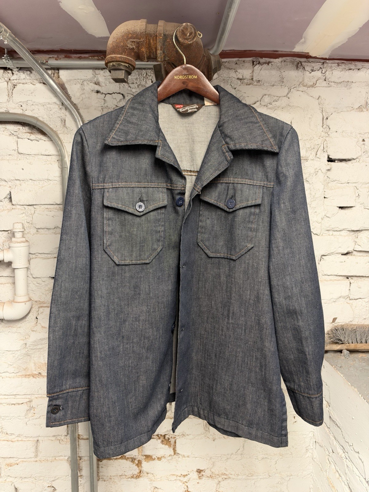1970s Levi's Gentleman's Jeans Men's S Blue Denim Jacket Button Front Pockets - second product detail image