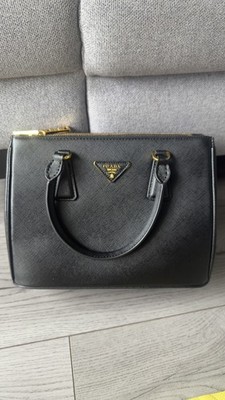 Prada Handtasche Saffiano Leder mittelschwarz