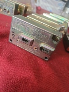 12 17570 Diebold Locks For Parts with keys