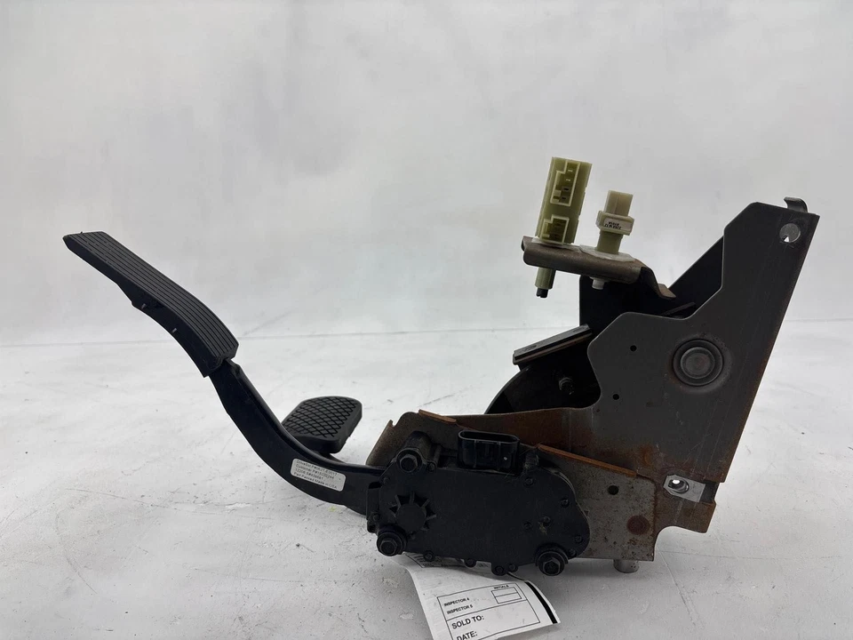 Acelerador Saturn Vue 2004-2007 gasolina y pedal de freno OEM Foto 3 de 4