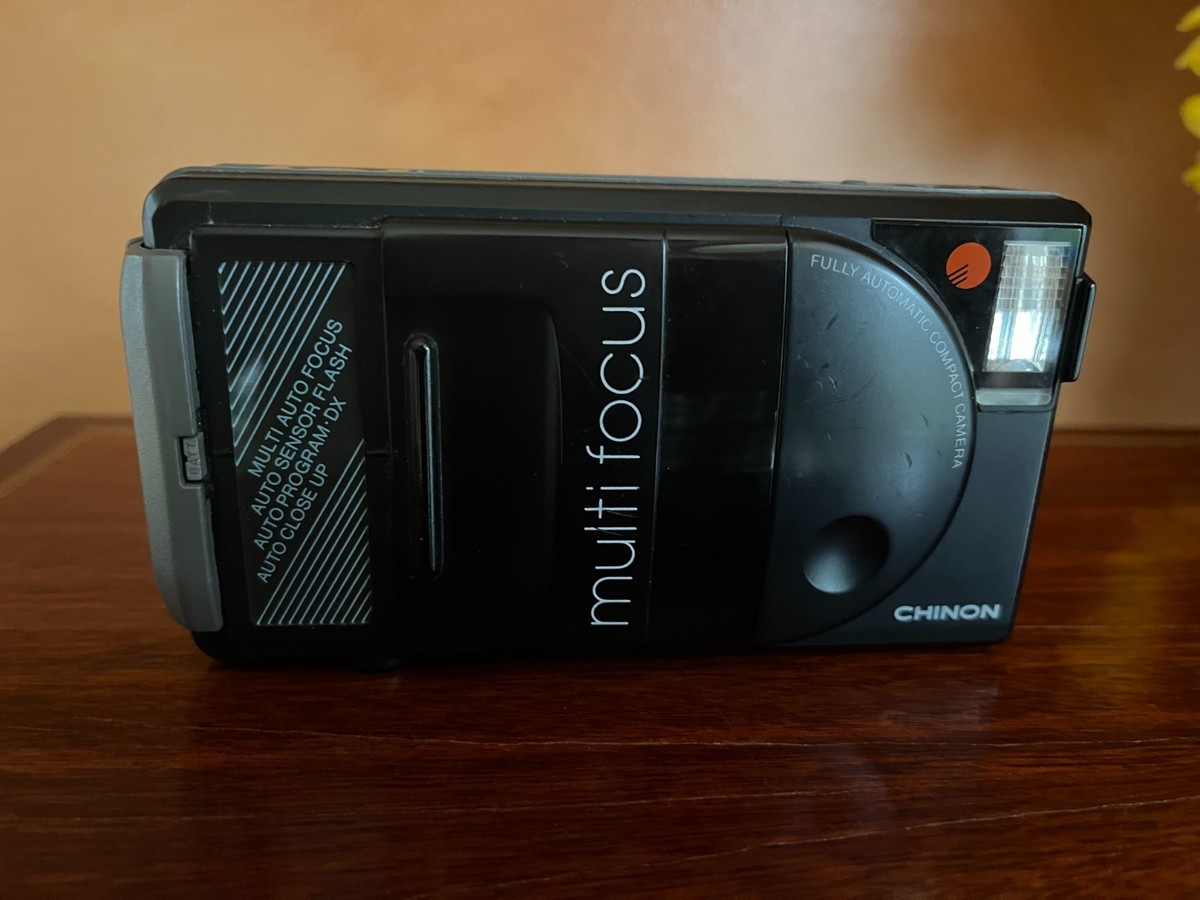 Chinon Auto 3001 Multi Focus 35mm Film Camera Point And Shoot f2.8