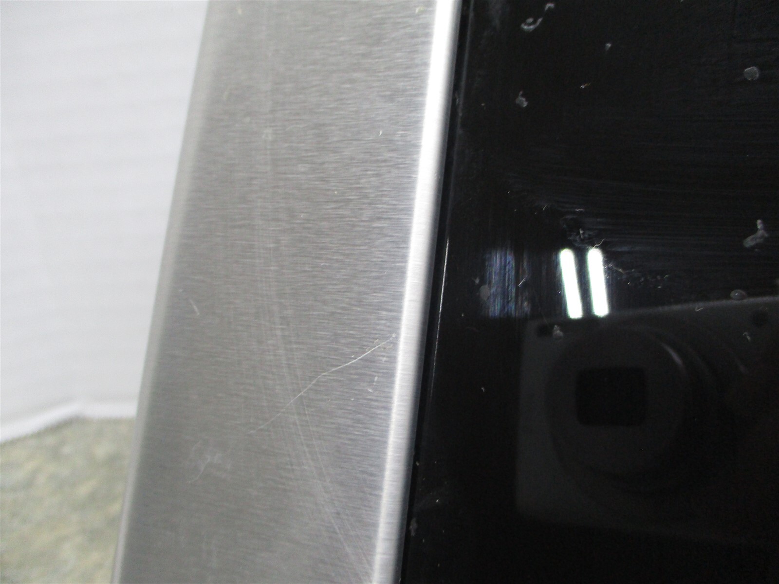 WHIRLPOOL RANGE CONTROL PANEL TOUCHPAD (SCRATCHES) PART W10879583