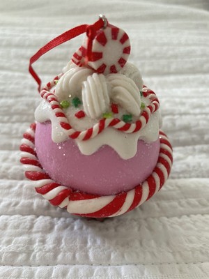 Christmas Ornament- REALISTIC LOOK CUPCAKE-polymer Clay -pink