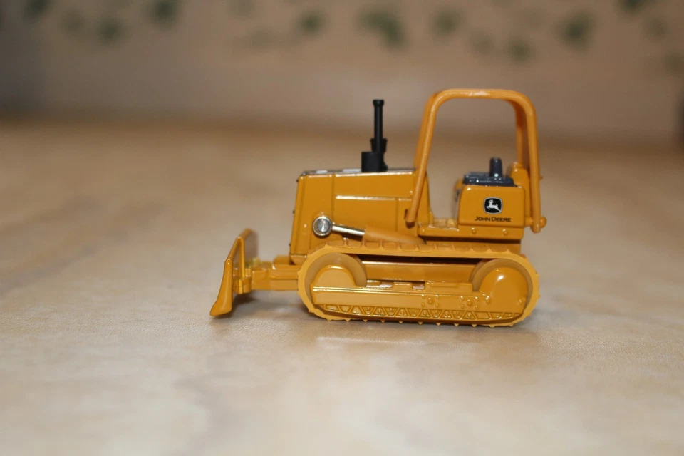Deere QTY 50 toy Dozers Construction tractor Farm 1/64 scale agriculture equip - Image 2 of 4