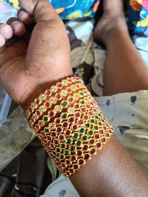 Brazaletes indios chapados en oro 2 piezas nupciales circonita cúbica par Chodi Kangan uso diario joyas Foto 2 de 2