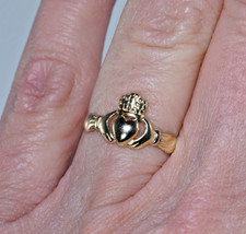 10K Yellow Gold, Celtic Irish Claddagh Ring or Pendant, 1.2 grams, Size 6.75