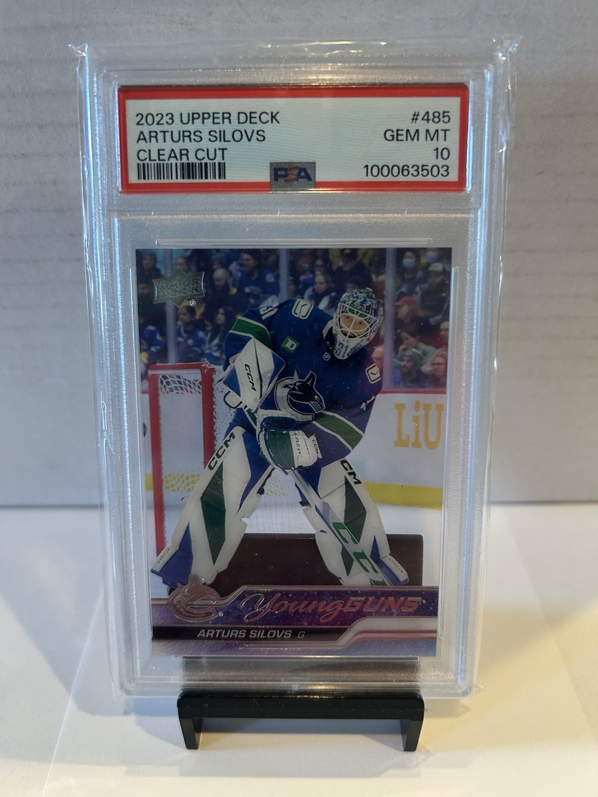 2023-24 Upper Deck Series 2 - Young Guns Arturs Silovs #485 Clear Cut (RC)