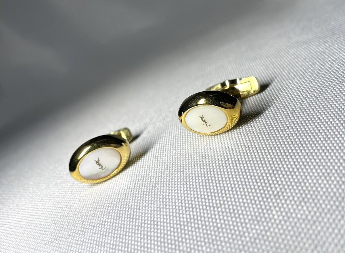 Auth Beautiful Yves Saint Laurent Cufflinks YSL Gold & white shell View 5