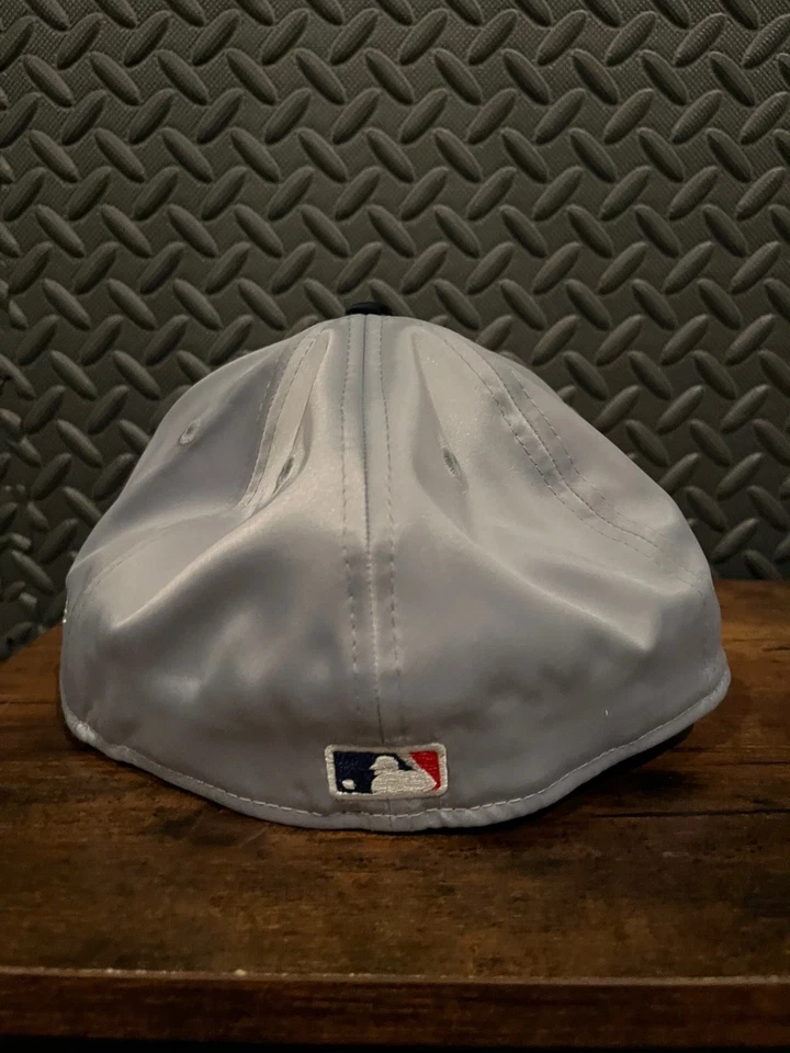 Boston Red Sox New Era 59Fifty Retro Gray Red Black Satin Hat Gold Pin Sz 7 1/4 - Image 4 of 4