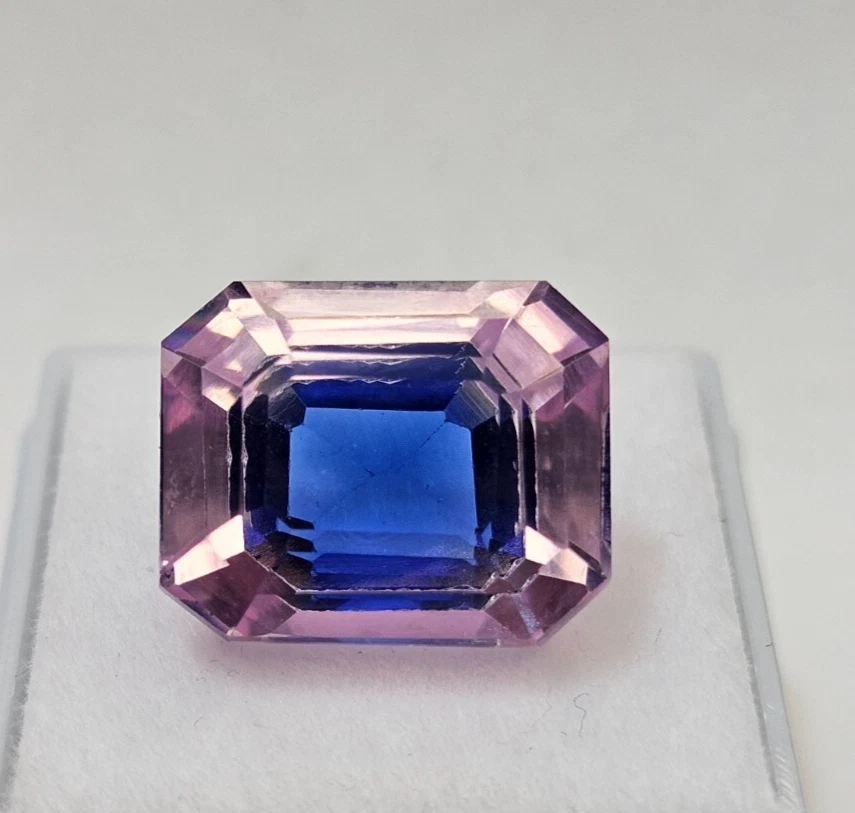 Zafiro pitambari corte esmeralda bicolor 20+ quilates piedra preciosa certificada KH1231 Foto 2 de 4