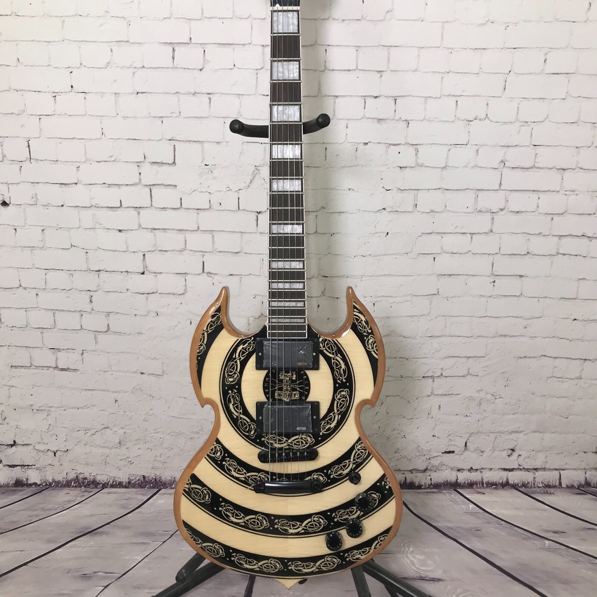 Hot sale factory custom electric guitar Wylde Audio S G two side