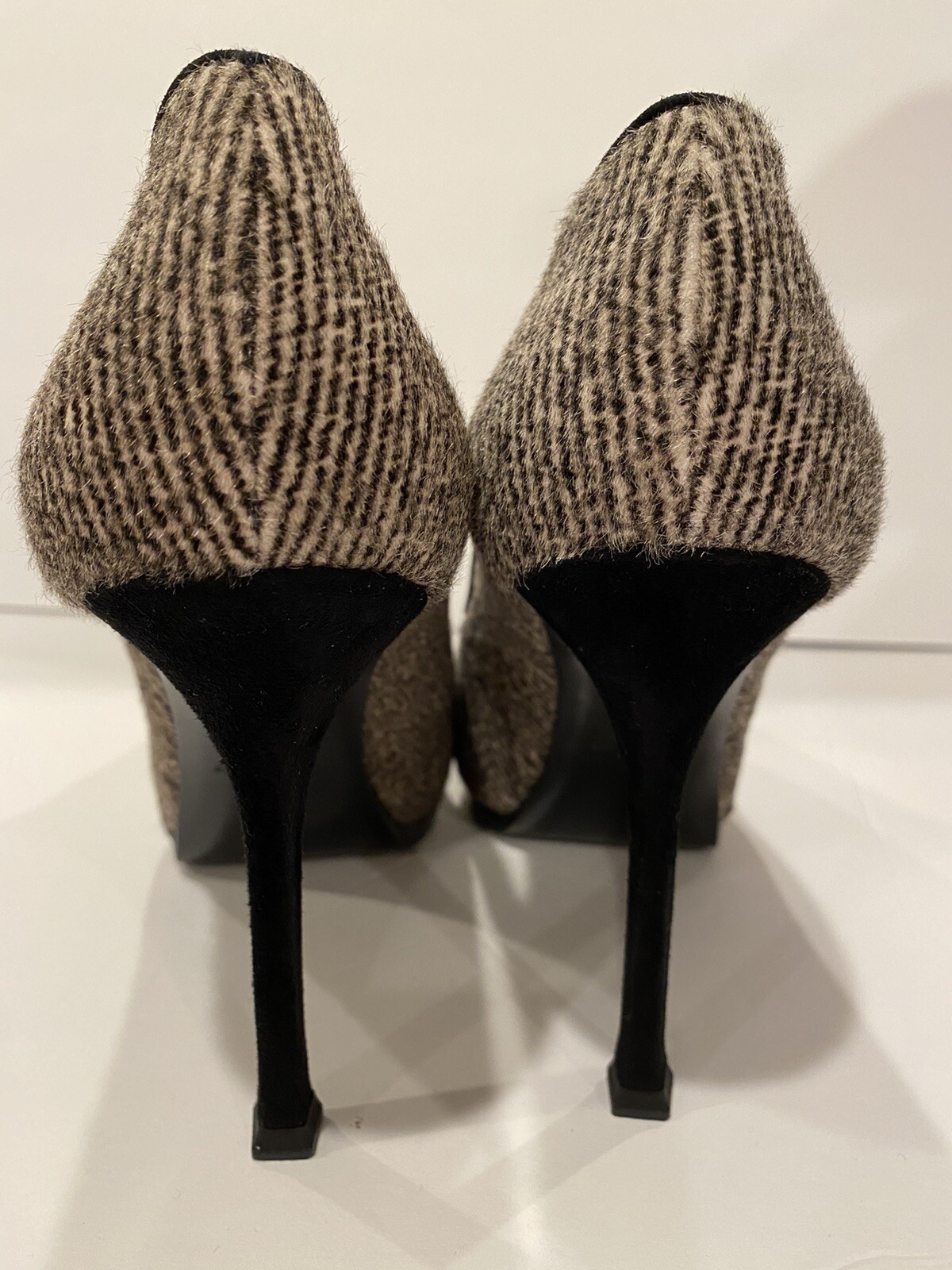 YSL Yves Saint Laurent Tribtoo Pony decolte capelli tacco nero bianco 37 6 5 7 $795