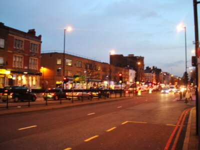 Foto 6x4 Dämmerung fällt über Holloway Road Camden Town c2008