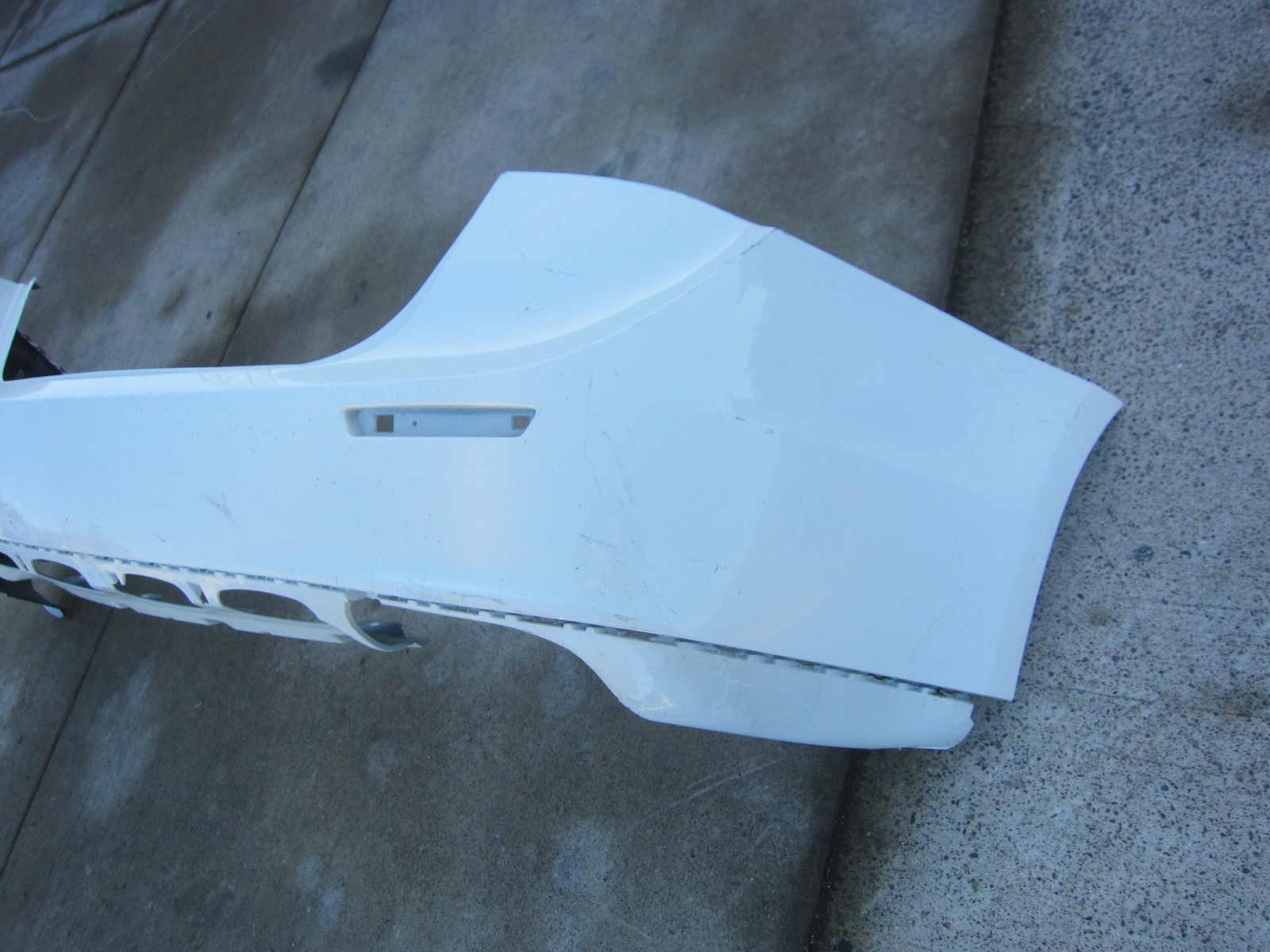Maserati Ghibli - Rear Bumper Cover / (White)  -   673004365 2014-17