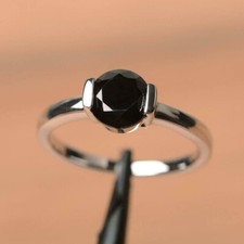 1,50 Karat Rund Schwarz Diamant Solitär Verlobungsring für Damen Weißgold-Finish