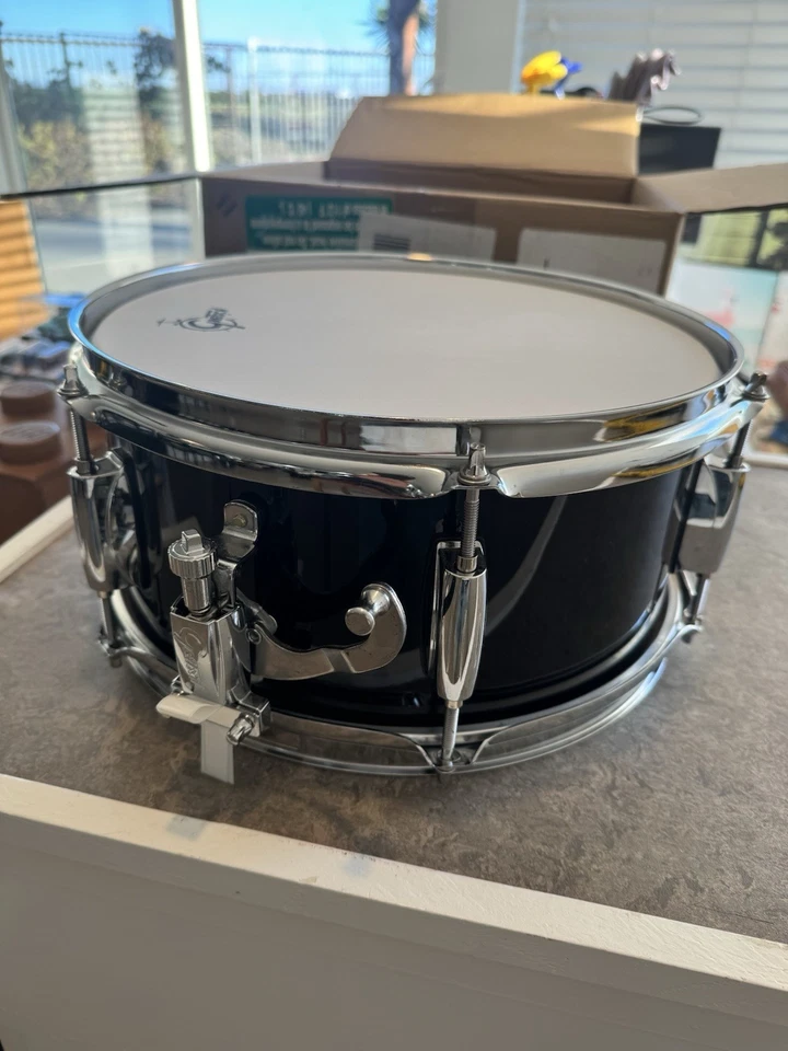 Tambor Gretsch Blackhawk 5,5x12" negro EN CAJA con baquetas Foto 3 de 4