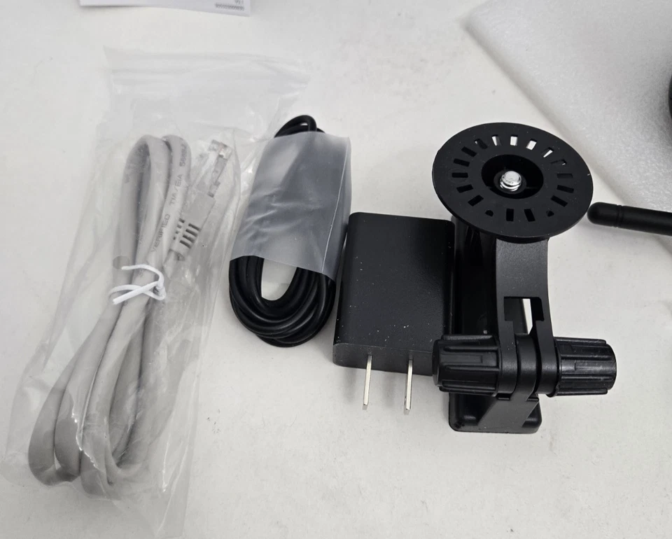 Cámara de seguridad para el hogar Foscam R4S 4 MP doble banda WiFi gafas negras Alexa Foto 4 de 4