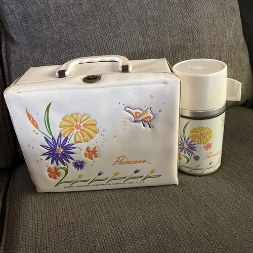 Vintage 1963 Aladdin Princess Lunchbox Kit
