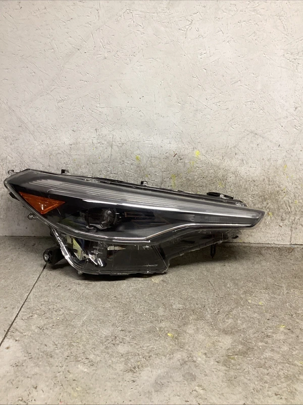 2022-2025 TOYOTA COROLLA CROSS RIGHT RH PASSENGER SIDE HEADLIGHT OEM 811100A230
