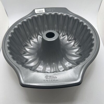 Wilton Bundt Cake Pan Sunflower Fluted Tube Non Stick
