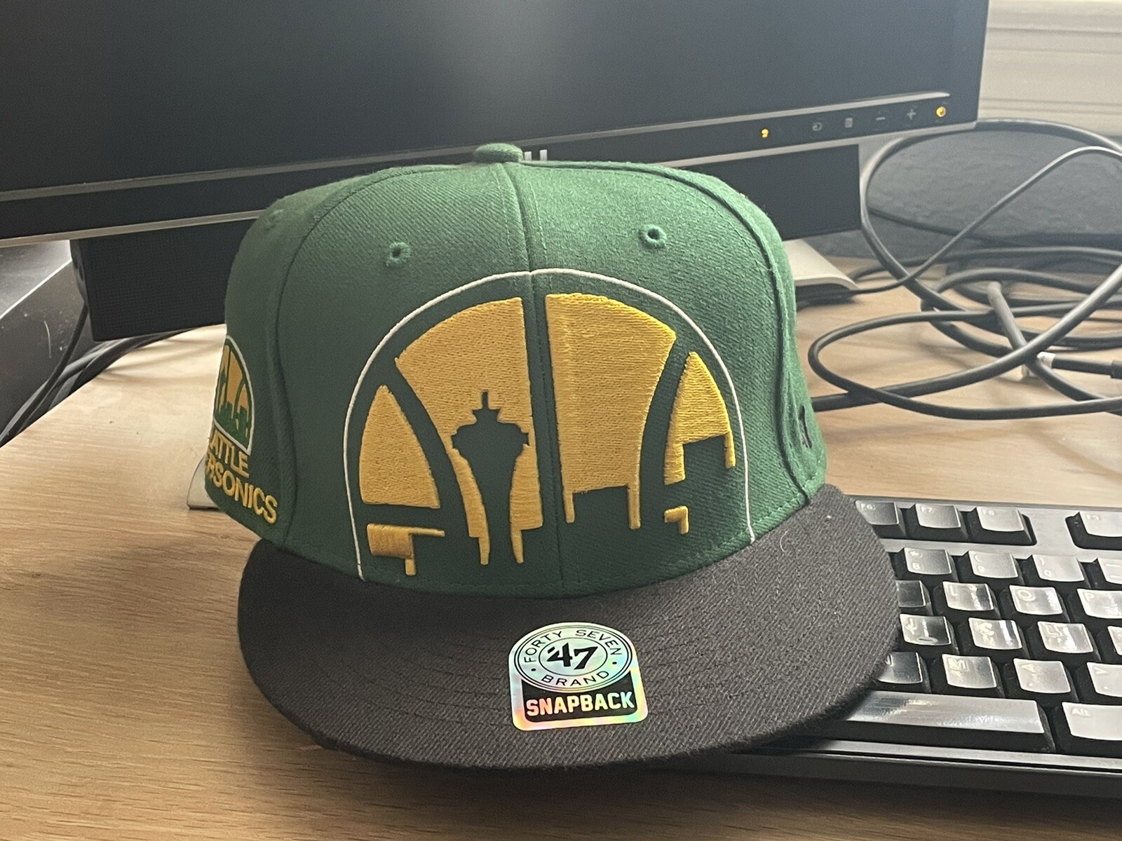 snapback hat - image 1