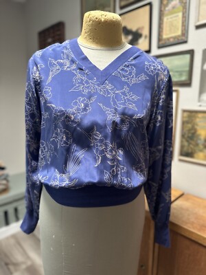 Women's Vintage Graphic Silk Crop Top Kenar 80s Medium Blue Birds Flowers
