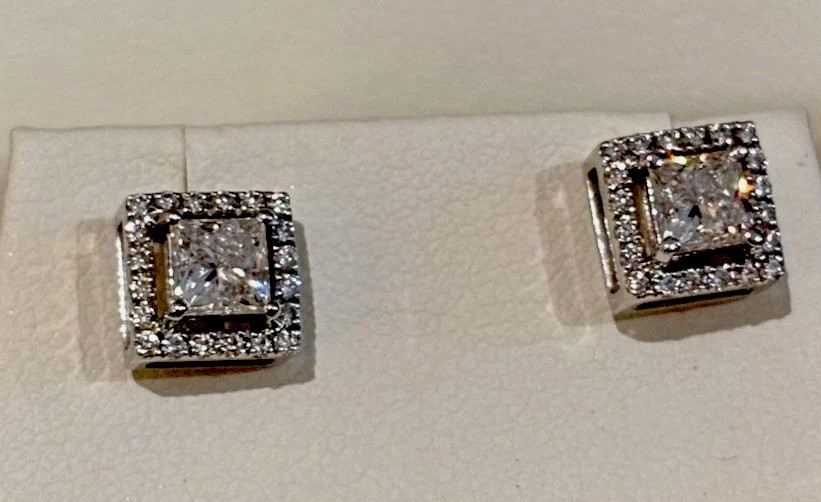 RRP £4,295 1.40ct Natural Diamond Stud Earrings 18ct White Gold Certificate image 3